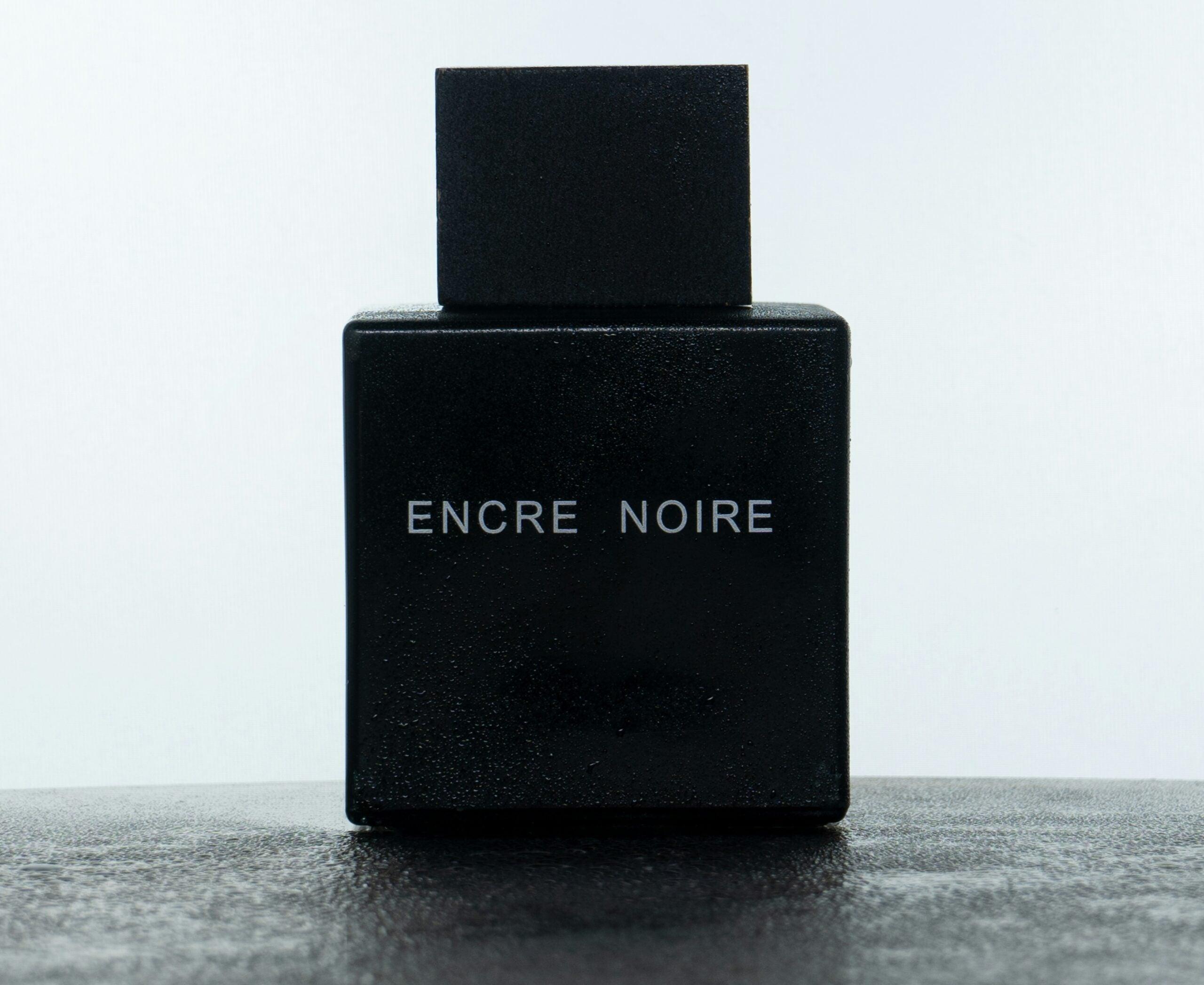 Lalique Encre Noire - Lux Perfume